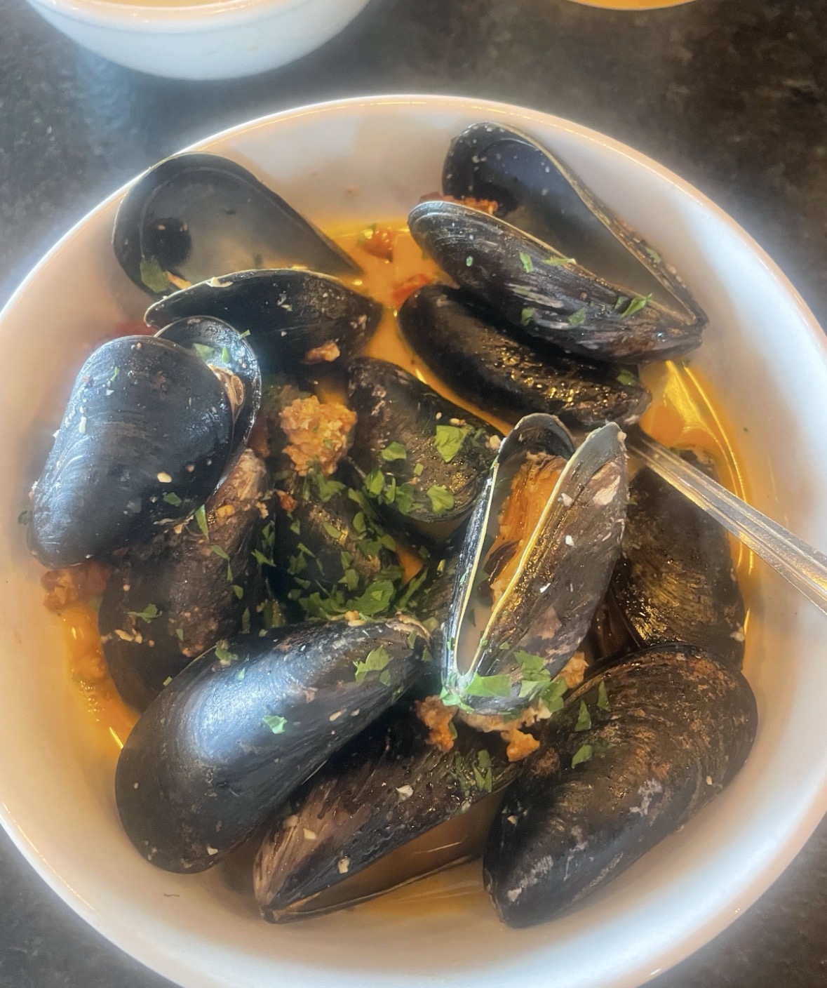 Provençal Mussels with White Wine, Garlic & Herb Butter
